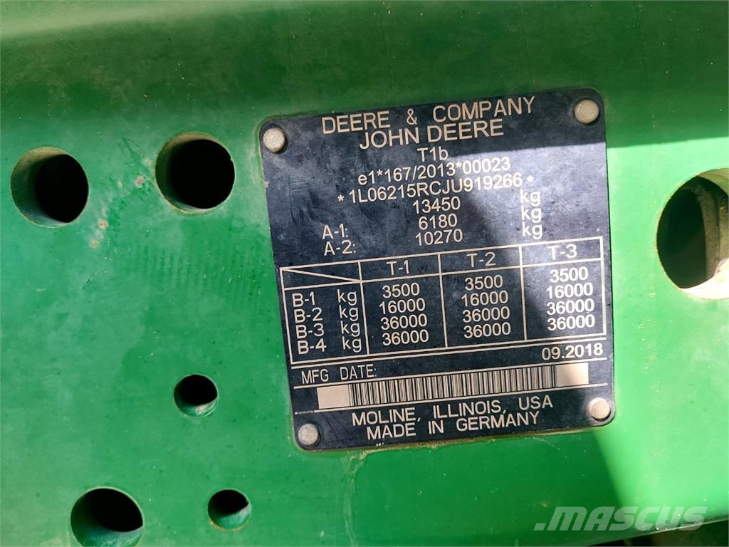 John Deere 6215R الجرارات