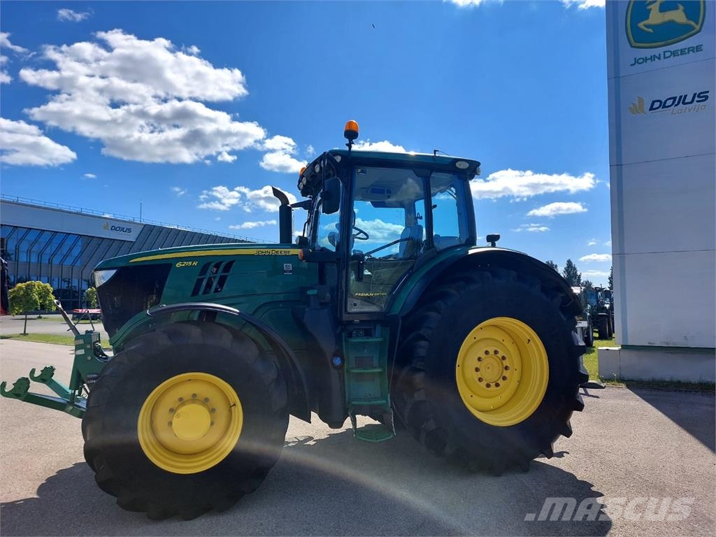 John Deere 6215R الجرارات