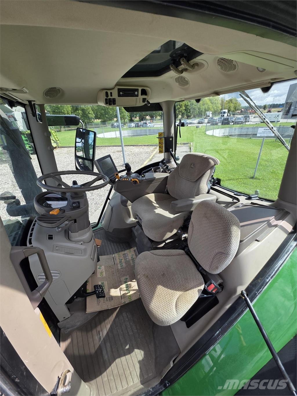 John Deere 6215R Traktorer