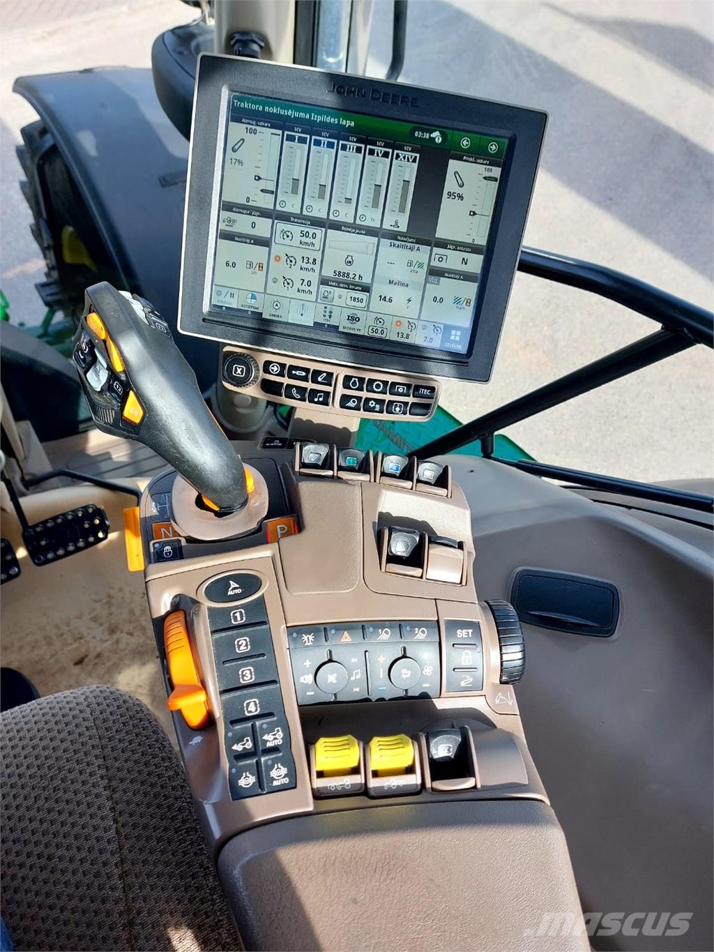 John Deere 6250R Traktori