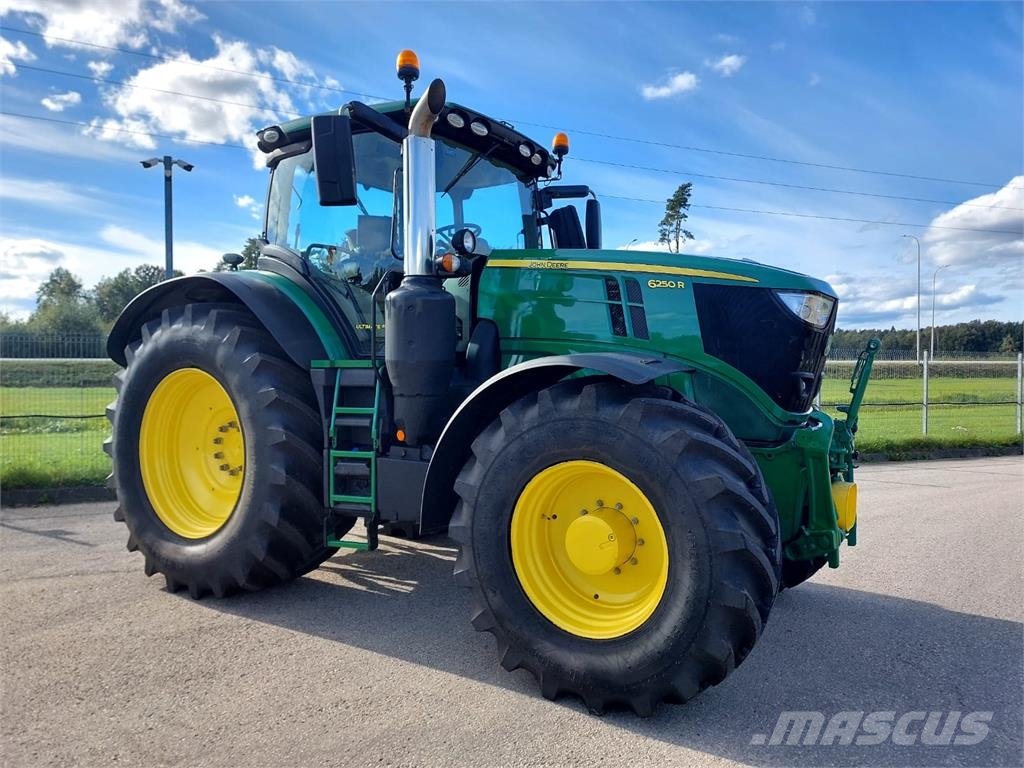 John Deere 6250R Traktori