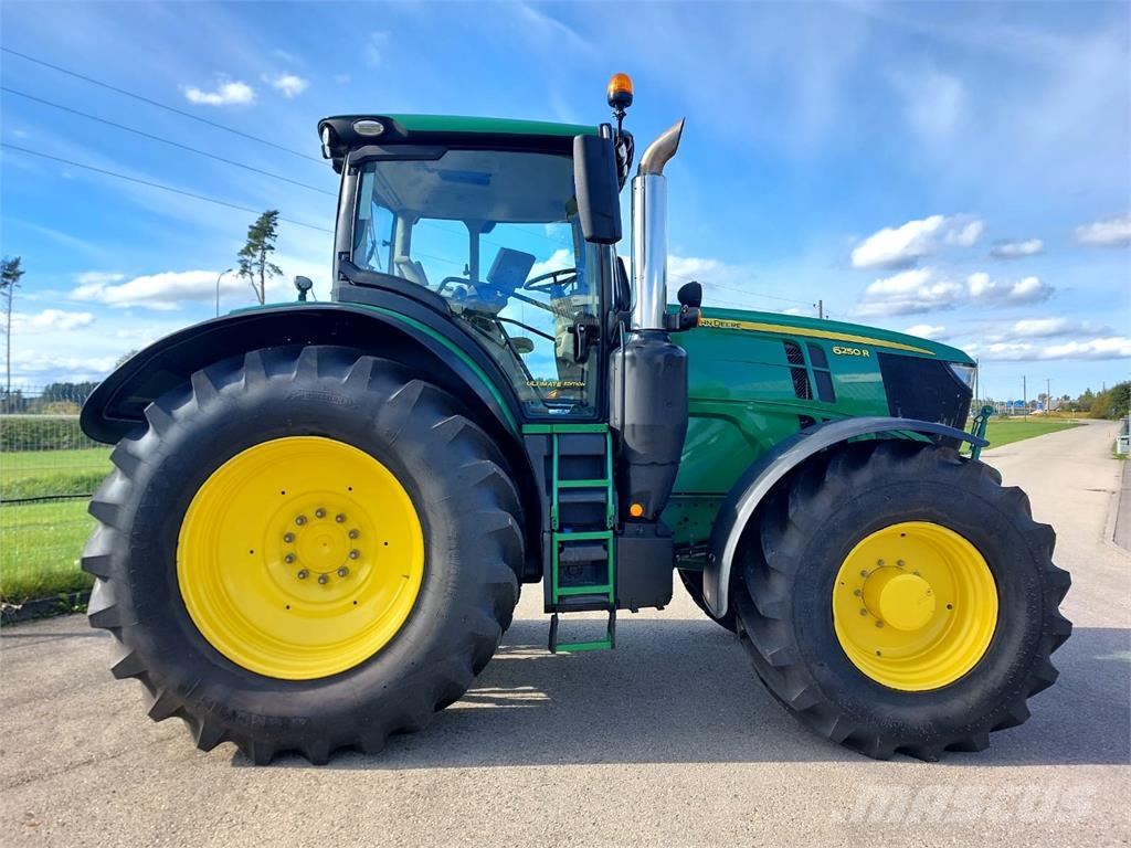 John Deere 6250R Traktori