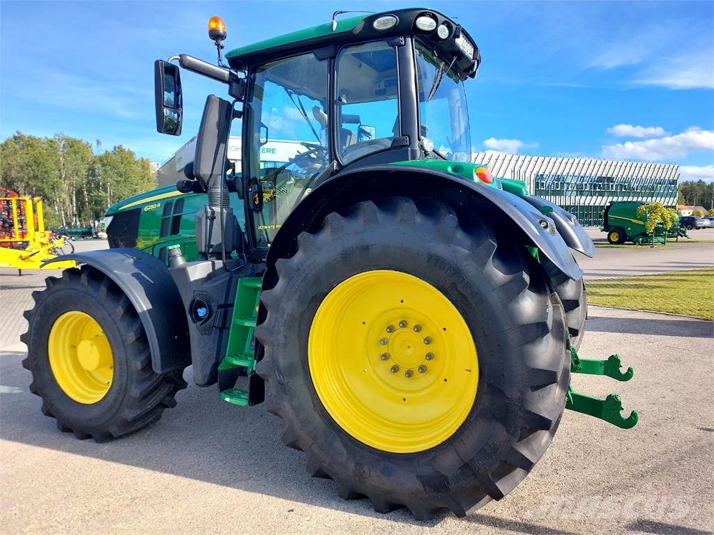 John Deere 6250R Traktori