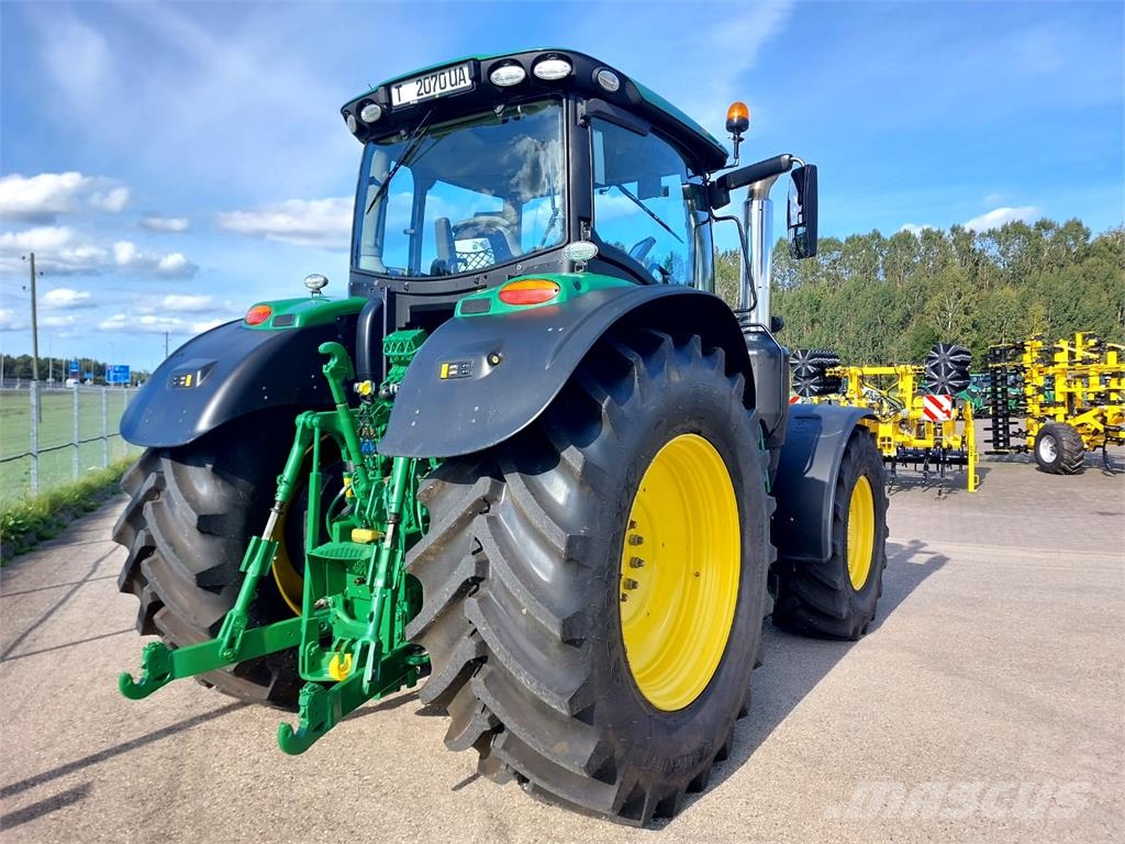 John Deere 6250R Traktori