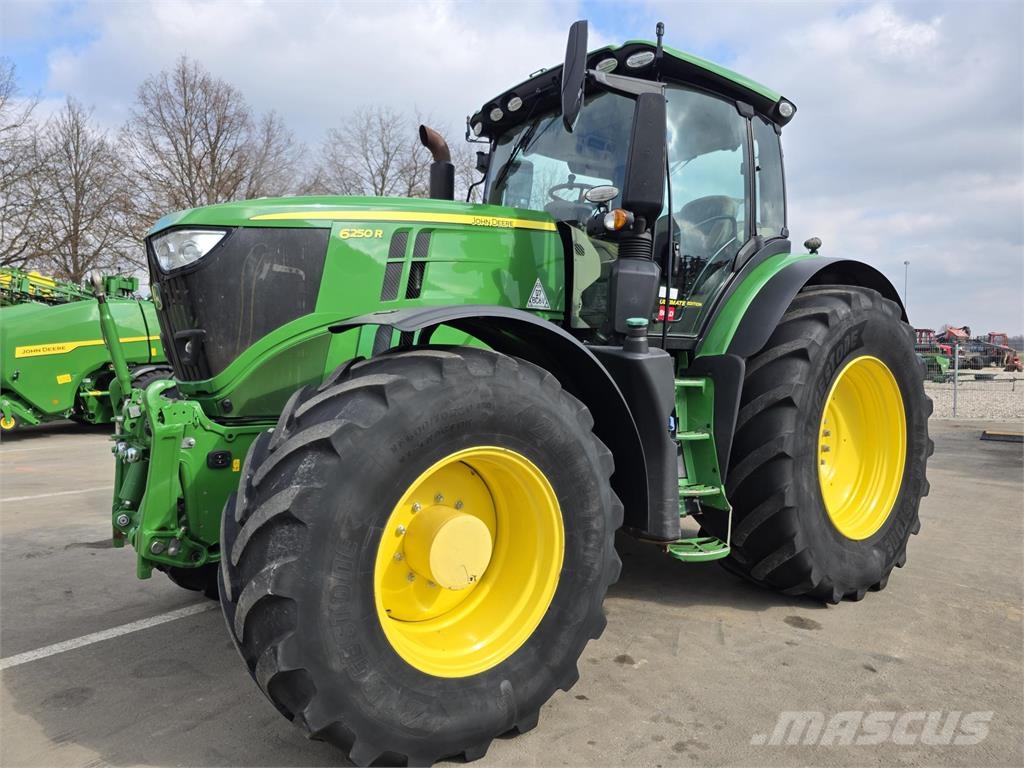 John Deere 6250R Trattori