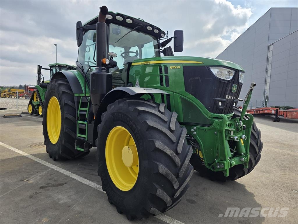 John Deere 6250R Trattori