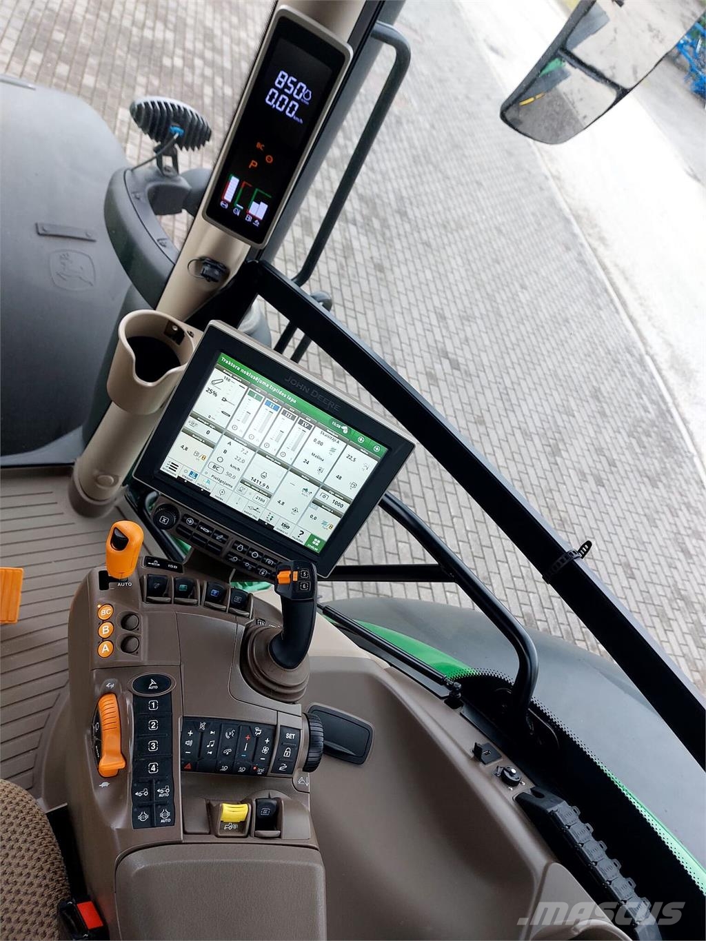 John Deere 6R 215 曳引機