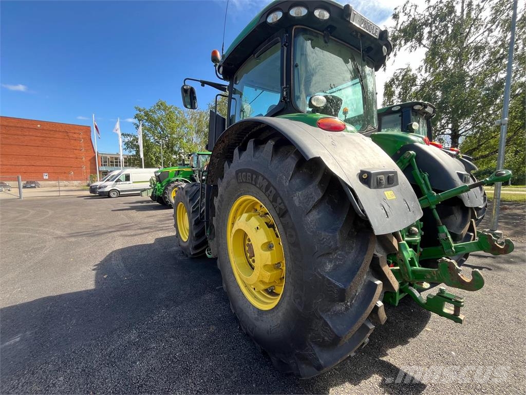 John Deere 7270R الجرارات