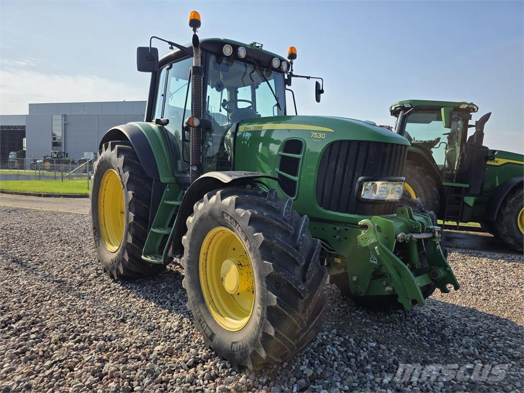John Deere 7530 Premium Tractoren