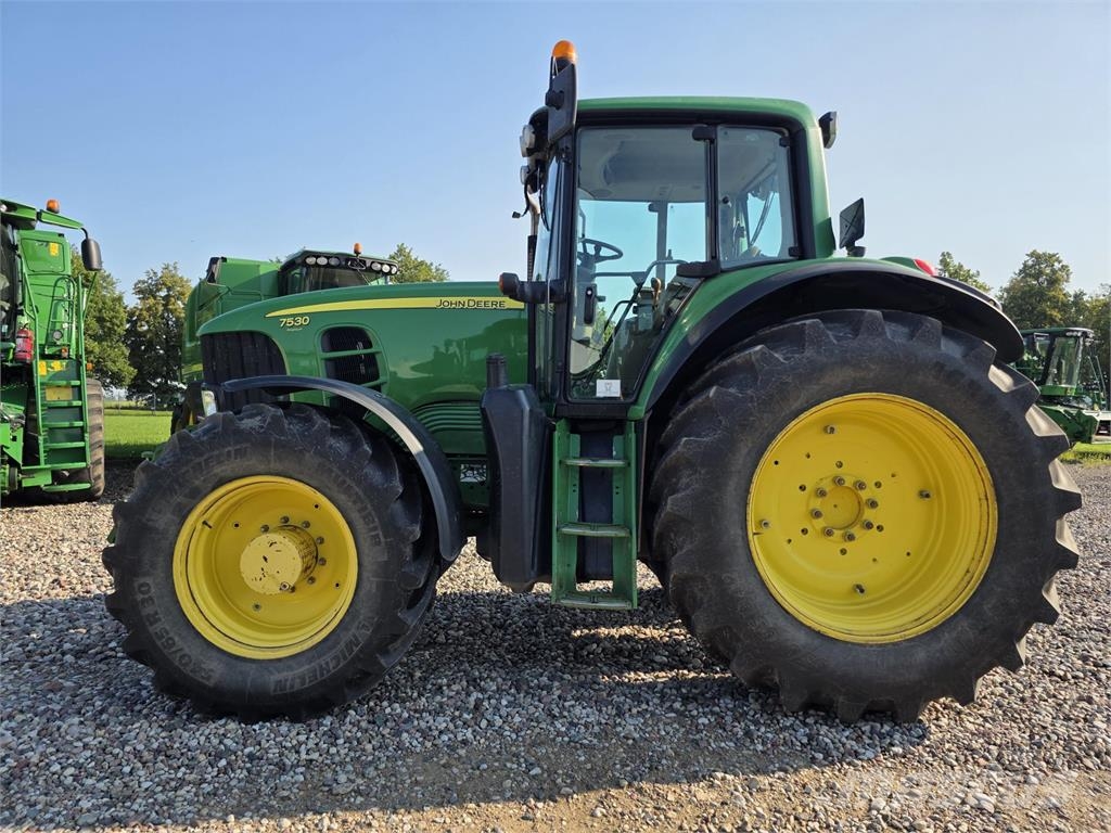 John Deere 7530 Premium Tractoren