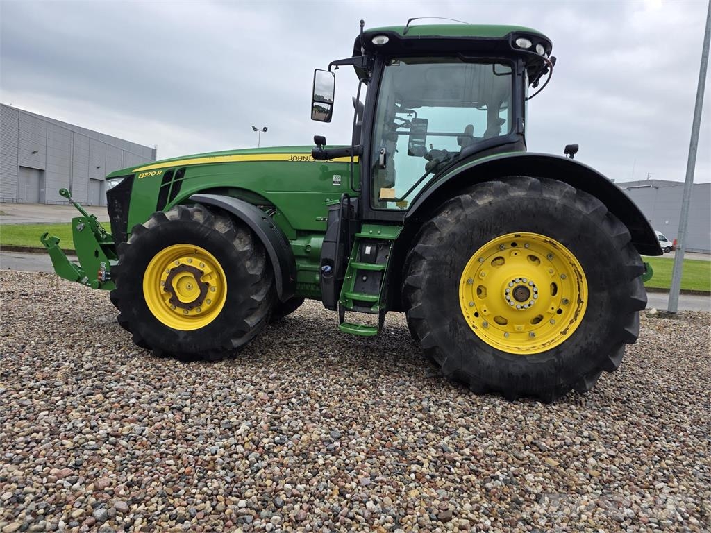 John Deere 8370R Traktorit
