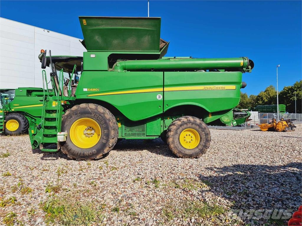 John Deere S680 Traktoren
