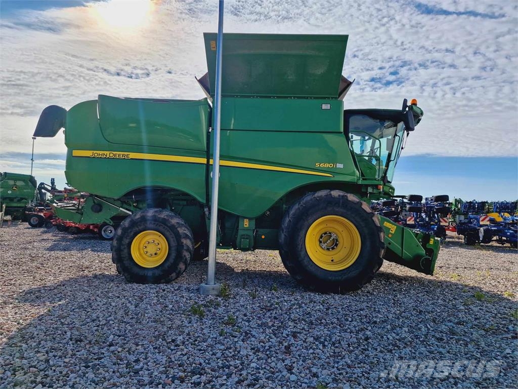 John Deere S680 Traktoren