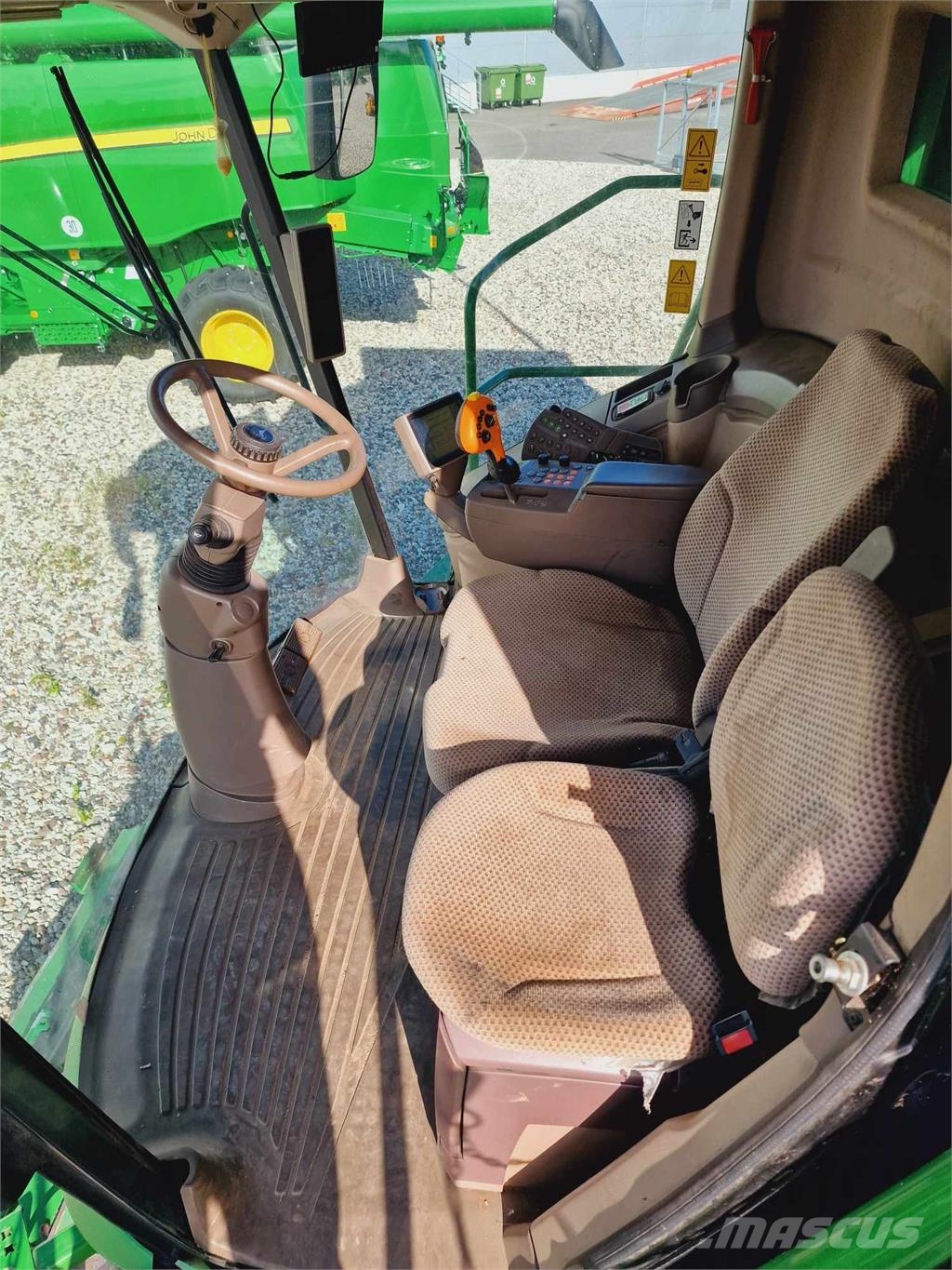 John Deere S680 Traktoren