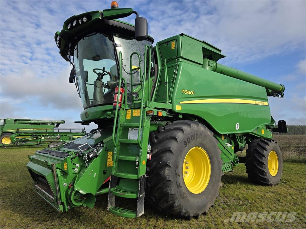 John Deere T660 聯合收穫機