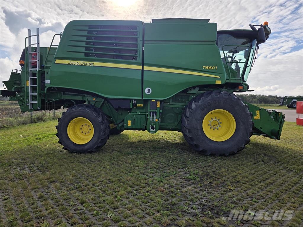 John Deere T660 聯合收穫機