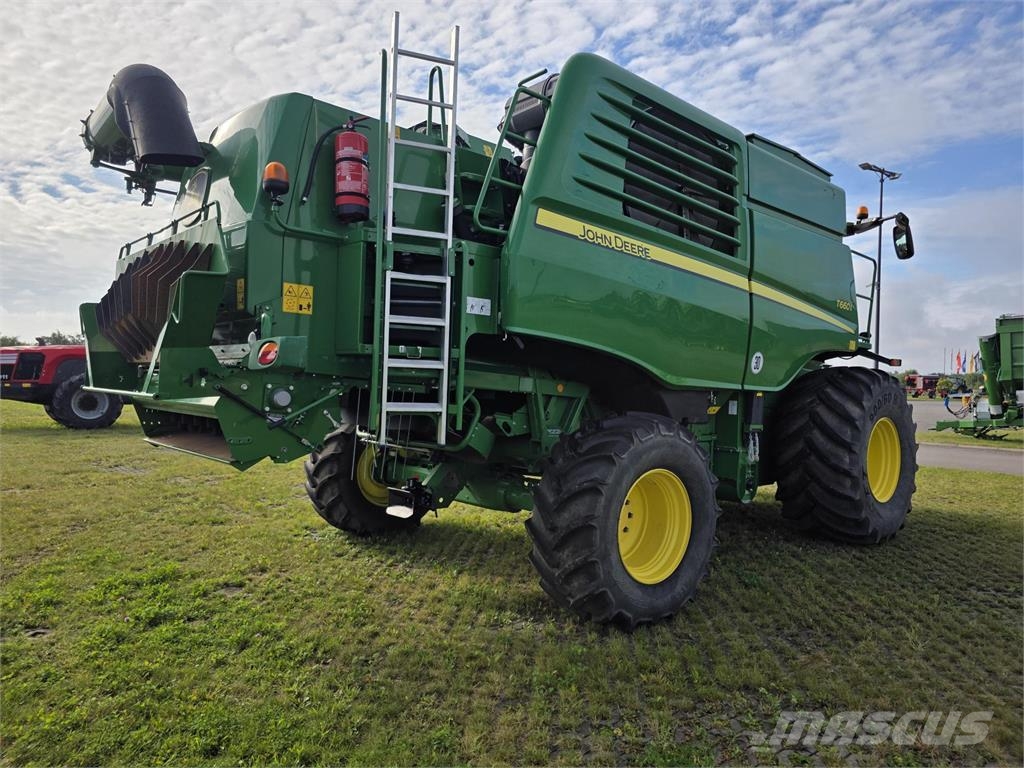 John Deere T660 聯合收穫機