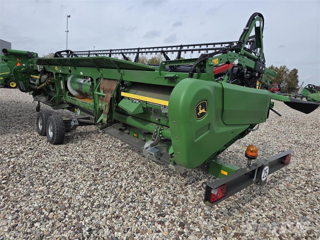 John Deere T670 聯合收穫機