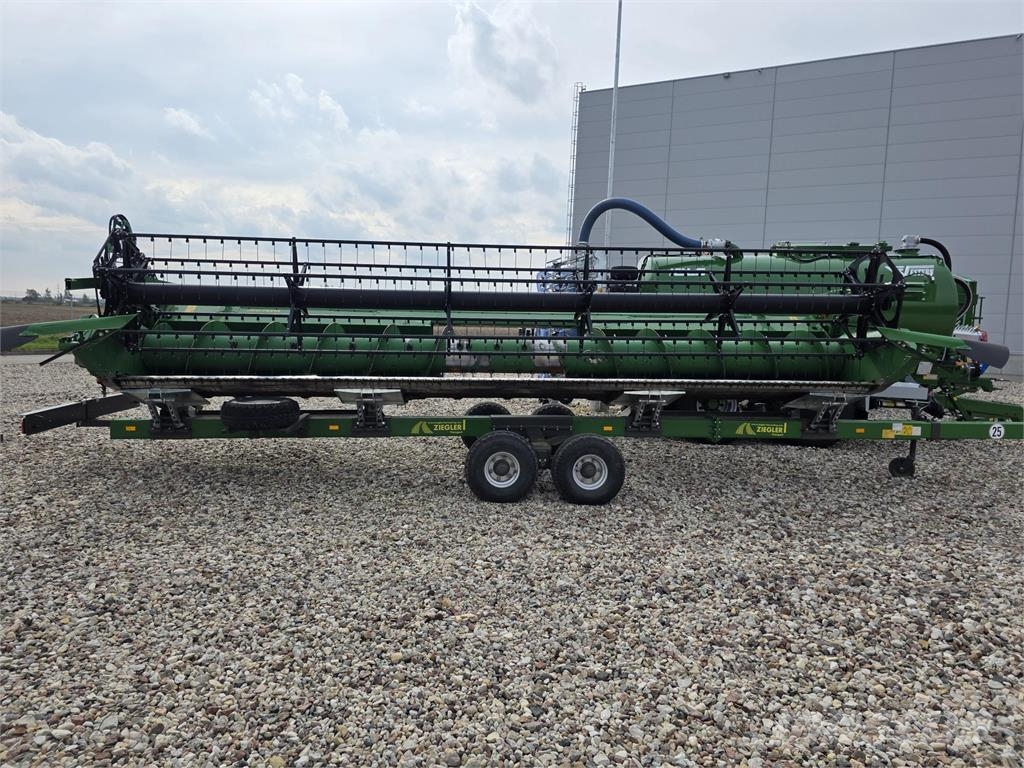 John Deere T670 聯合收穫機
