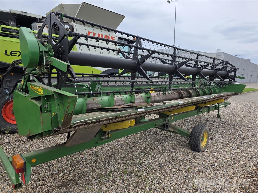 John Deere T670 Mietitrebbiatrici