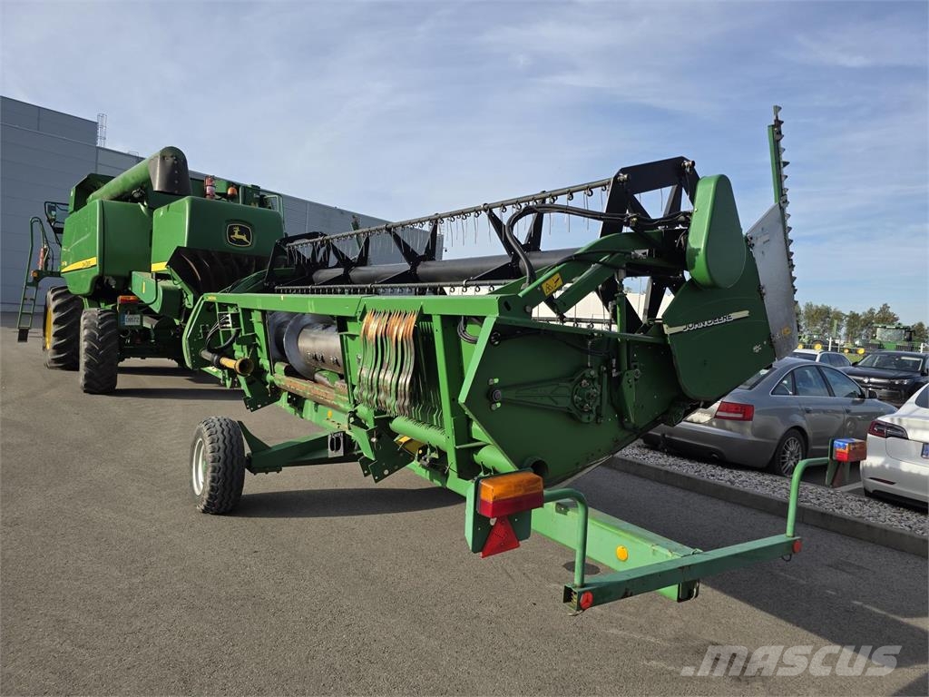 John Deere W540 Mietitrebbiatrici