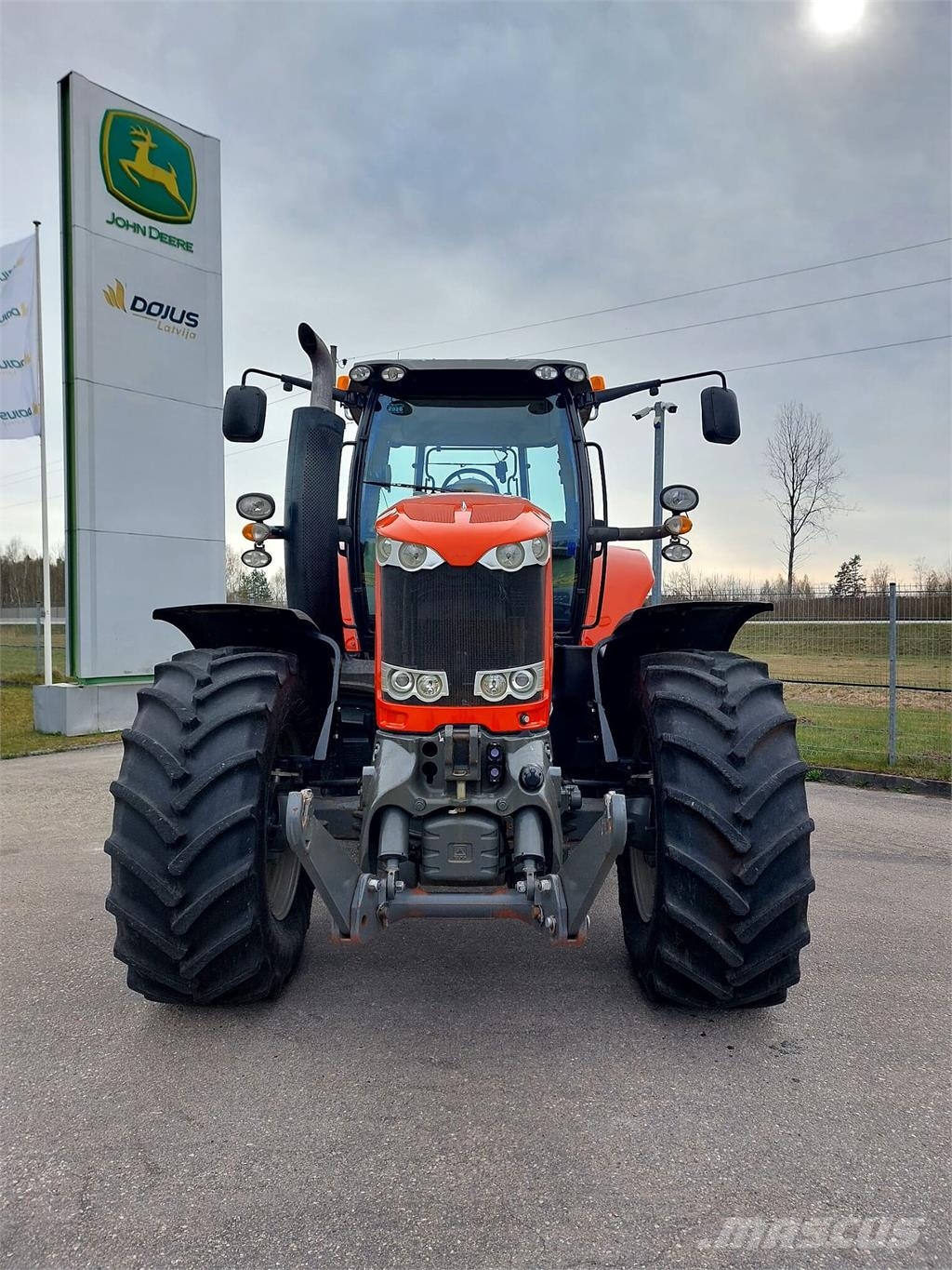 Massey Ferguson 7624 トラクター