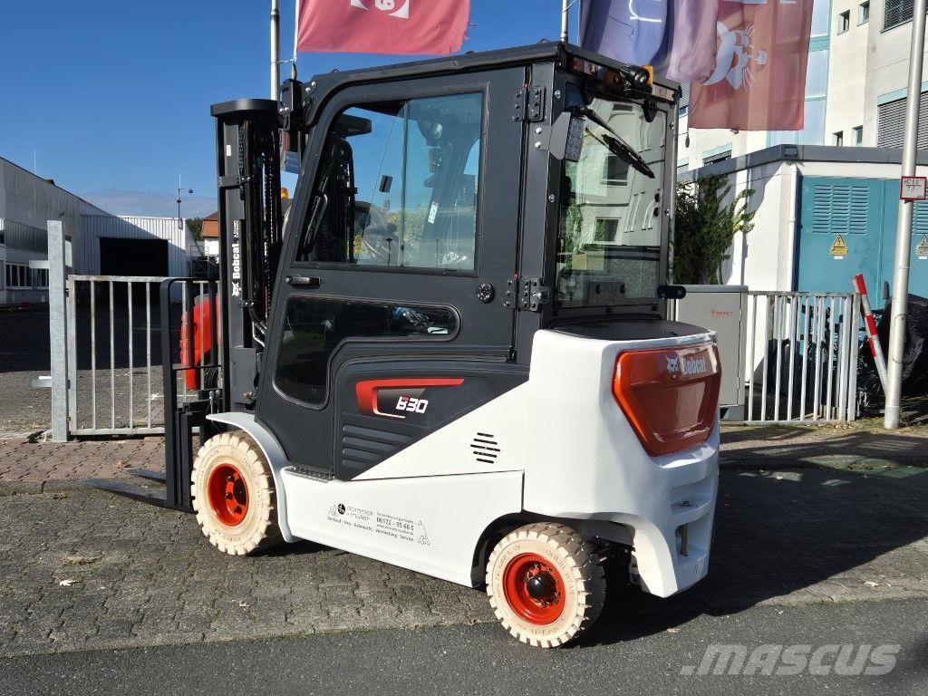 Bobcat B30NS شاحنات ذات رافعات شوكية تعمل بالكهرباء