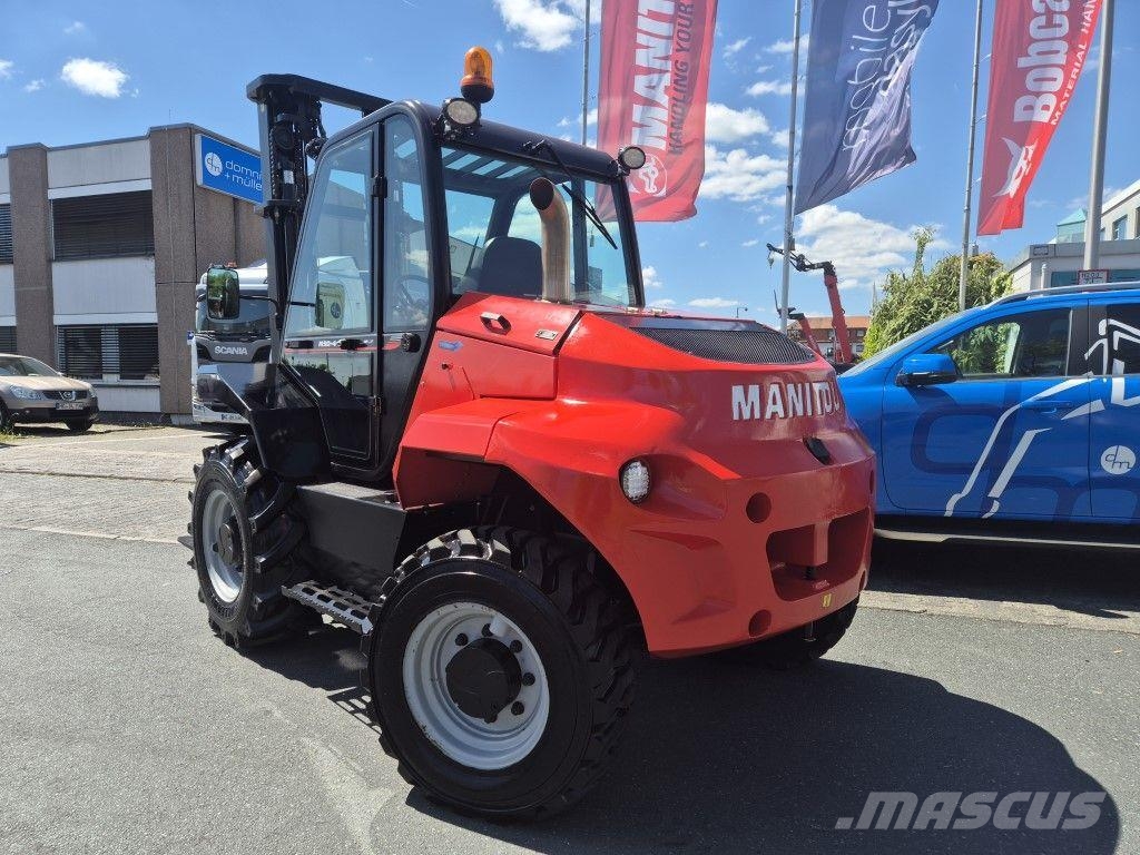 Manitou M 30.4 3F550 S4 شاحنات الطرق الوعرة