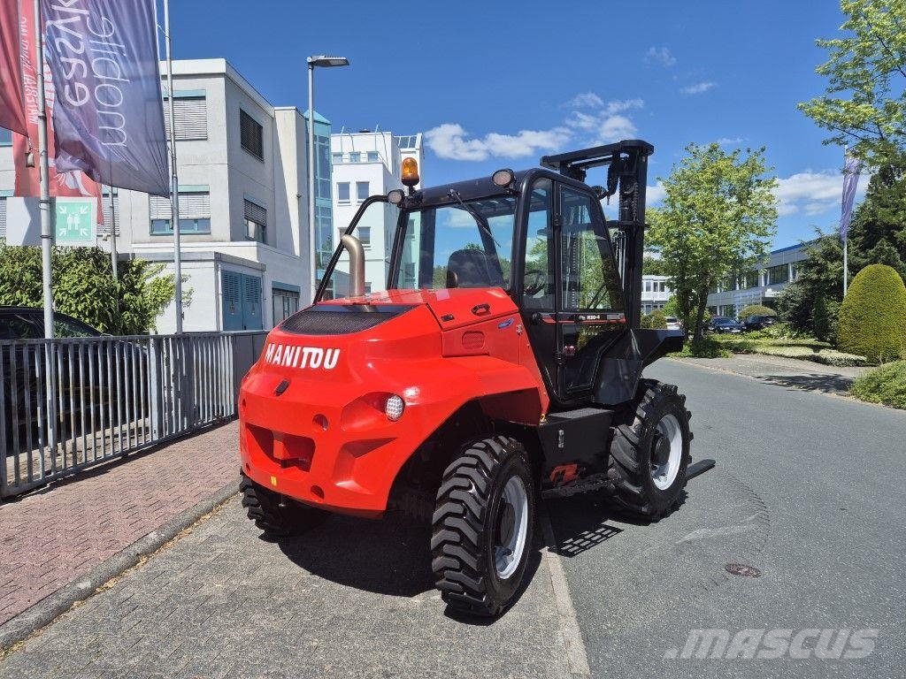 Manitou M 30.4 3F550 S4 شاحنات الطرق الوعرة