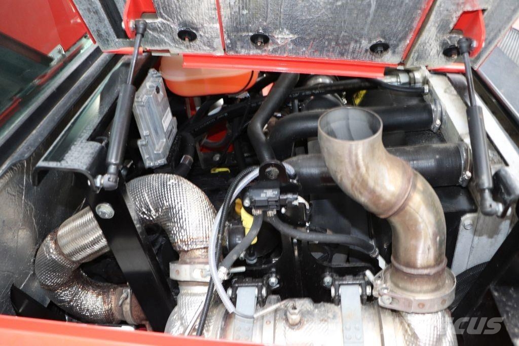Manitou M 30.4 3F550 S4 شاحنات الطرق الوعرة