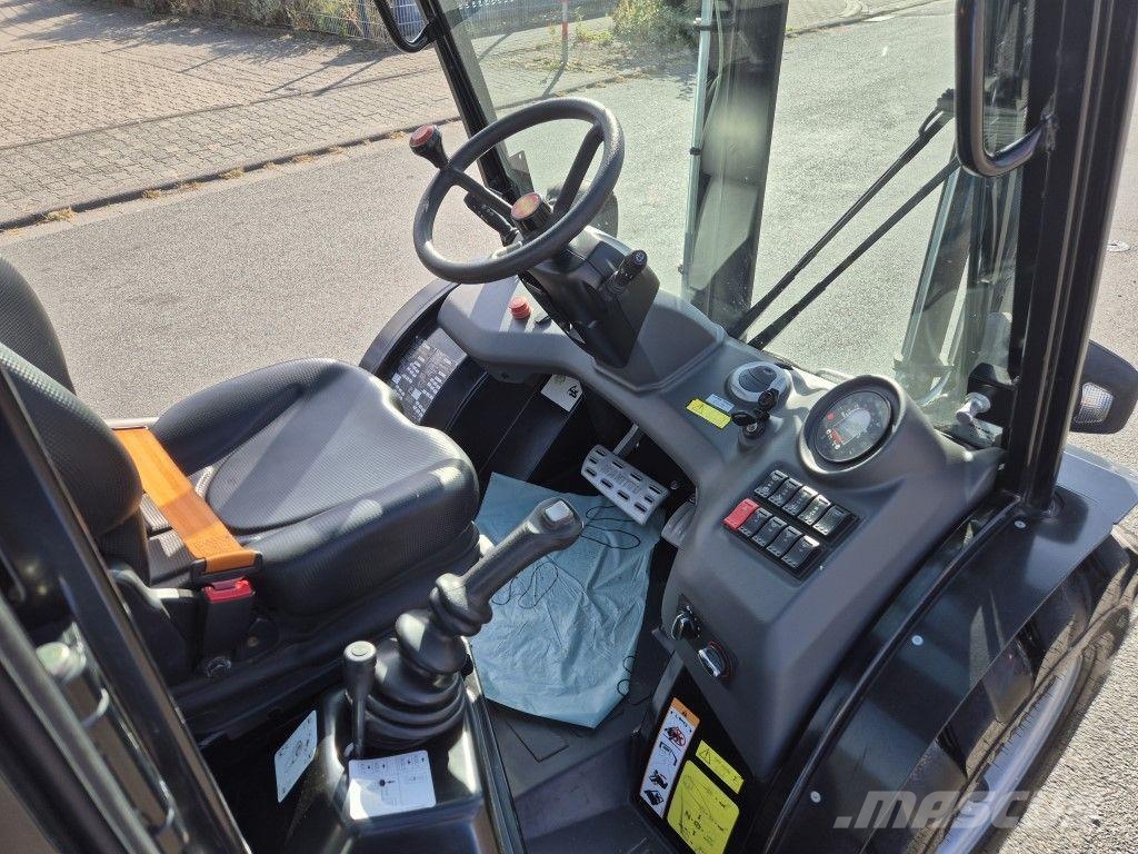 Manitou MC 30-4 ST3A S1 Terrængående gaffeltruck