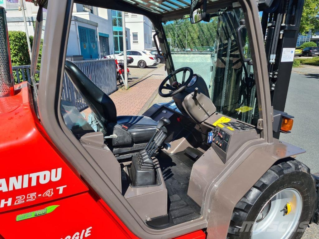 Manitou MH 25-4 Allrad Maastotrukit