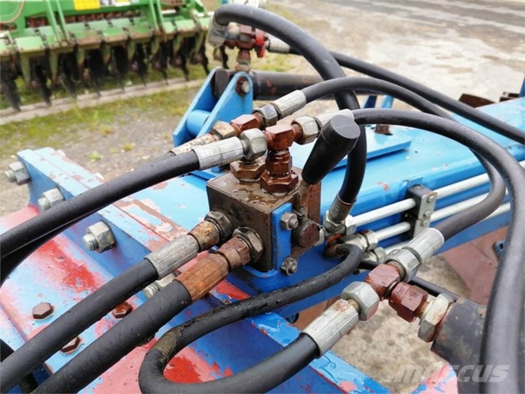 Överum DL 6108 H - 6 Schar Стандартни плугове