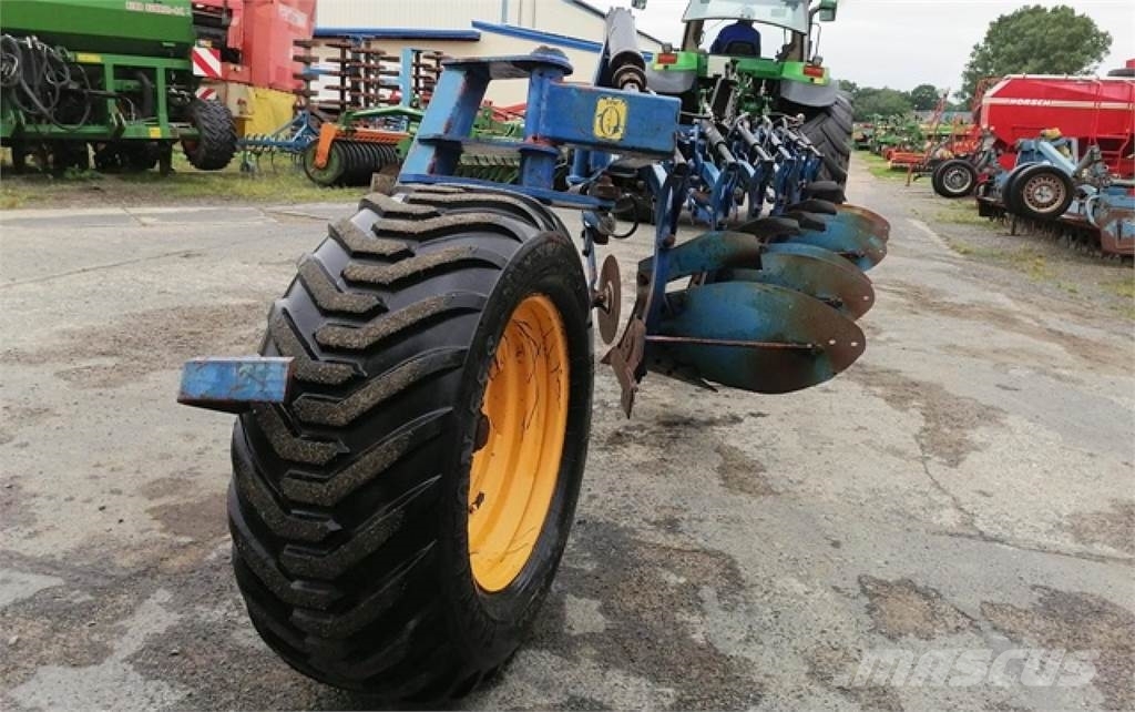 Överum DL 6108 H - 6 Schar Стандартни плугове