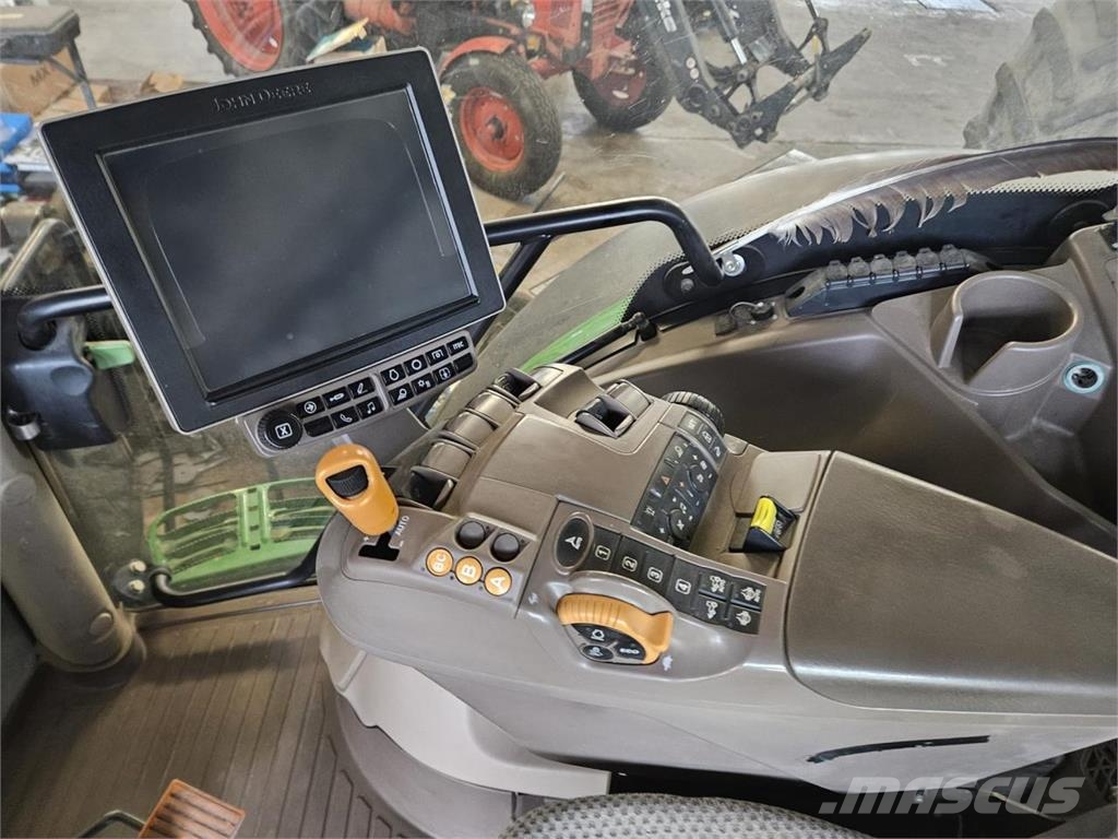 John Deere 6215 R Trattori