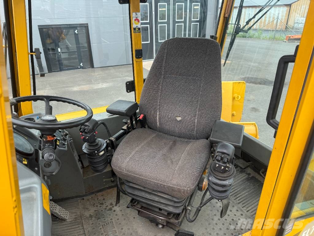Volvo BM EL 70 Backhoe loaders