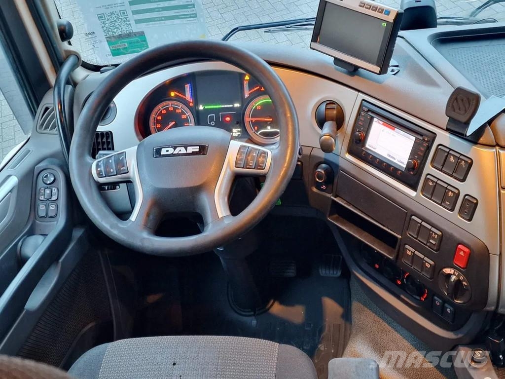 DAF XF 460 SuperSpaceCab 4x2 - Full air - Night Clima Motrici e Trattori Stradali