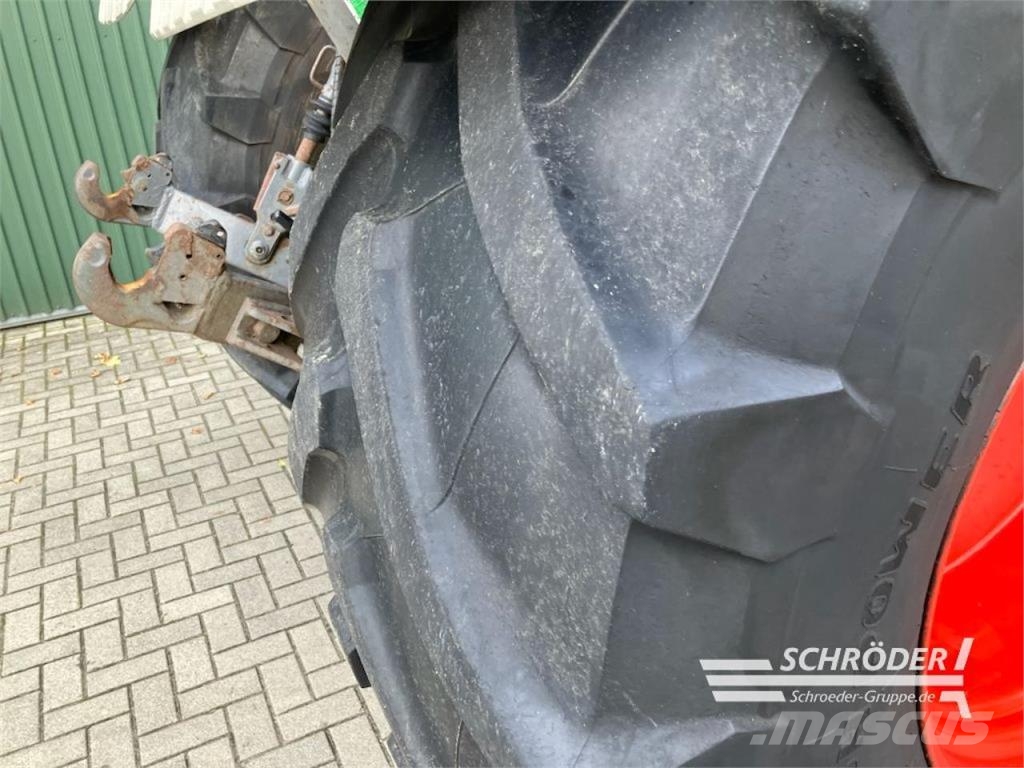 Fendt 828 VARIO SCR PROFI PLUS الجرارات