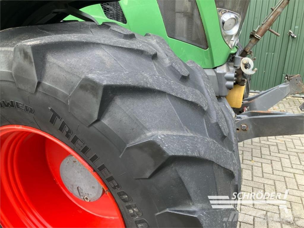 Fendt 828 VARIO SCR PROFI PLUS الجرارات
