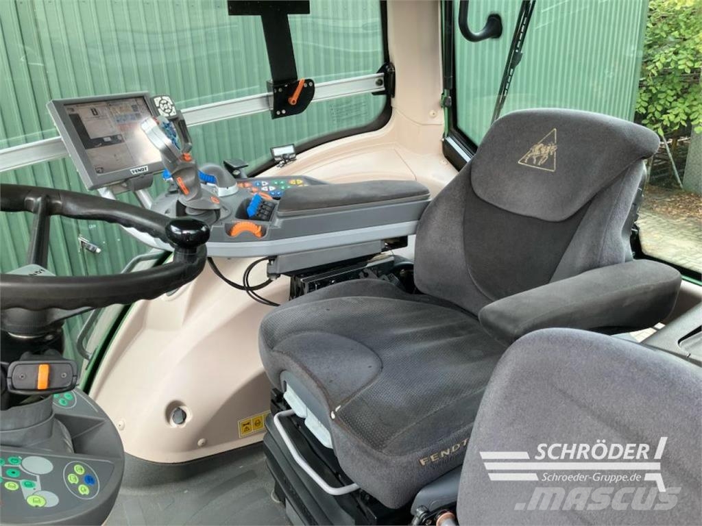 Fendt 828 VARIO SCR PROFI PLUS الجرارات