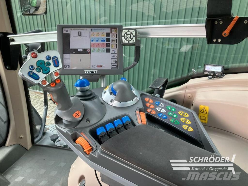 Fendt 828 VARIO SCR PROFI PLUS الجرارات