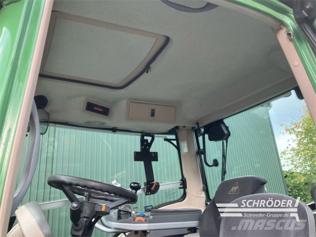 Fendt 828 VARIO SCR PROFI PLUS الجرارات