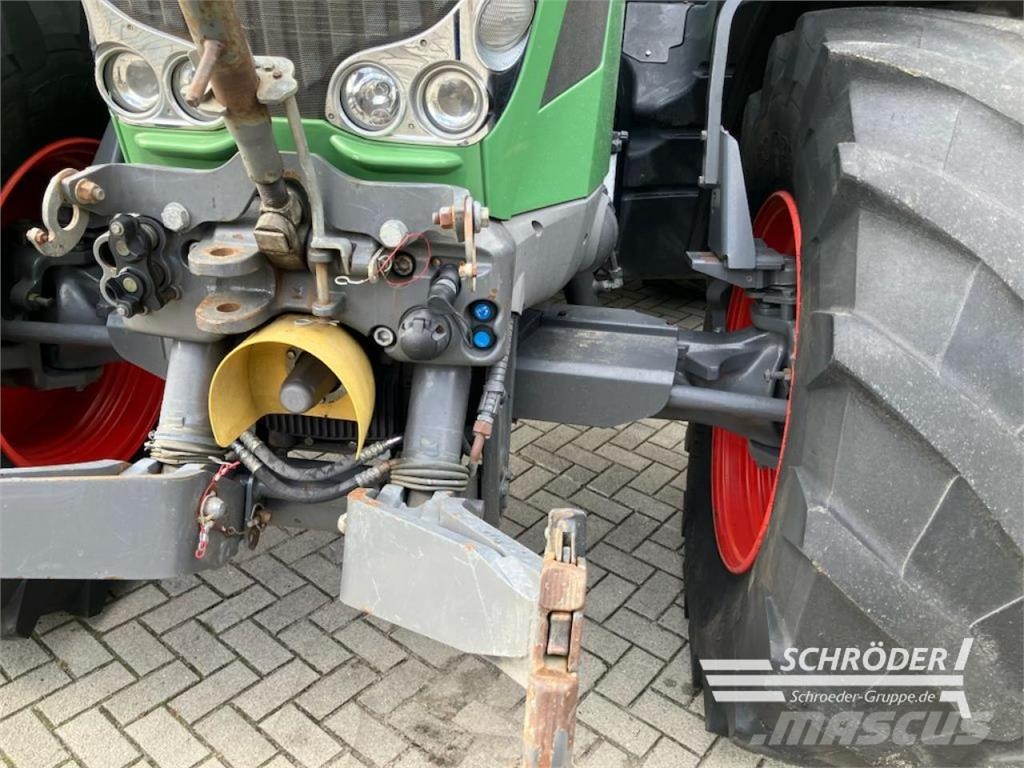 Fendt 828 VARIO SCR PROFI PLUS الجرارات