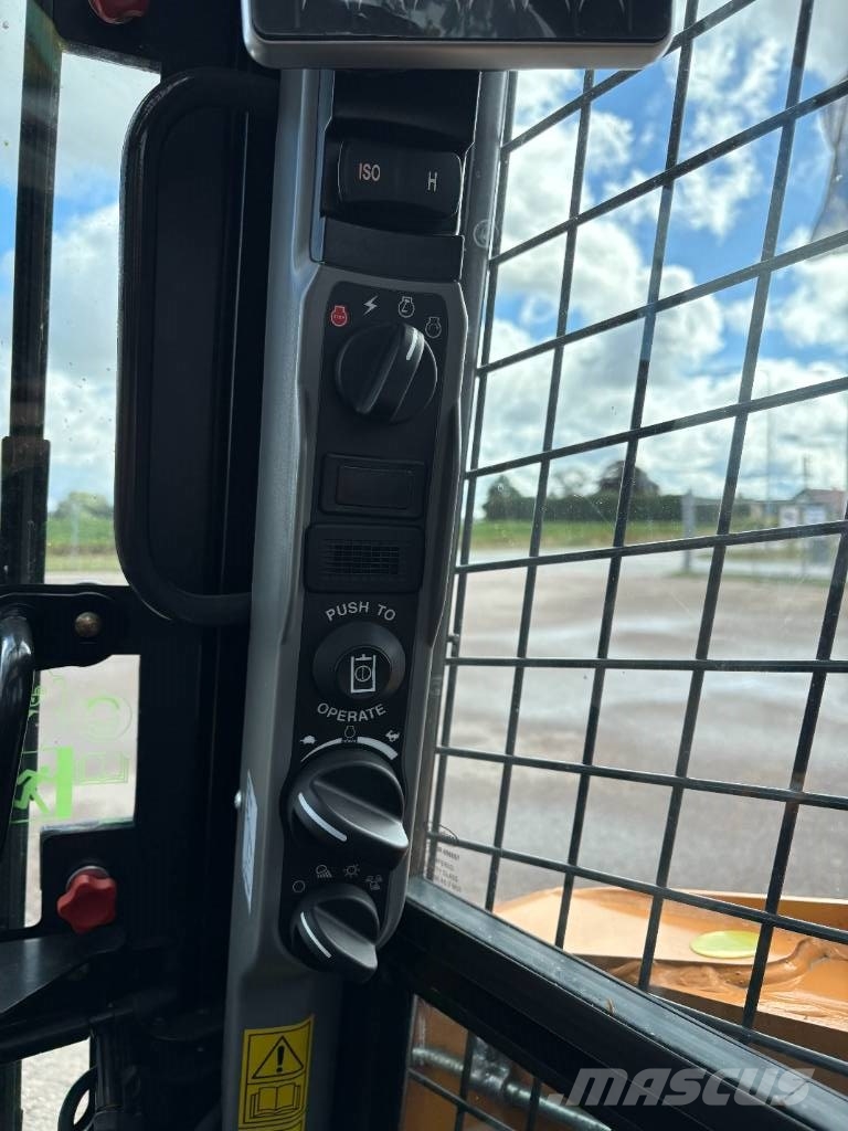 CASE TR 270 B 滑移装载机