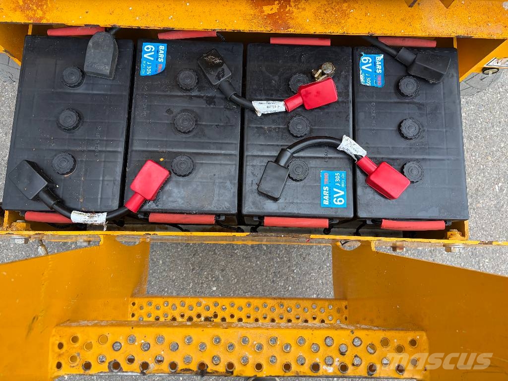 Haulotte Compact 10 Scherenarbeitsbühne *Akku NEU* Scheren-Arbeitsbühnen
