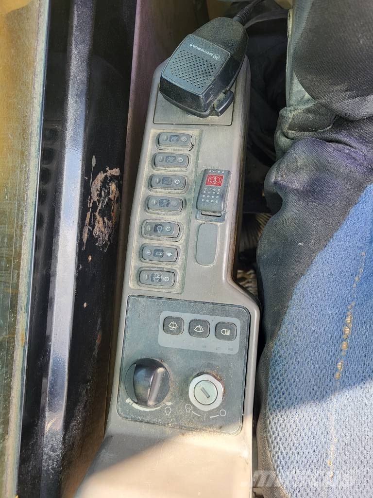 CAT 5110 B Bandgrävare