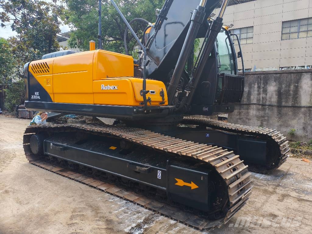 Hyundai HX 220 AL Kāpurķēžu ekskavatori