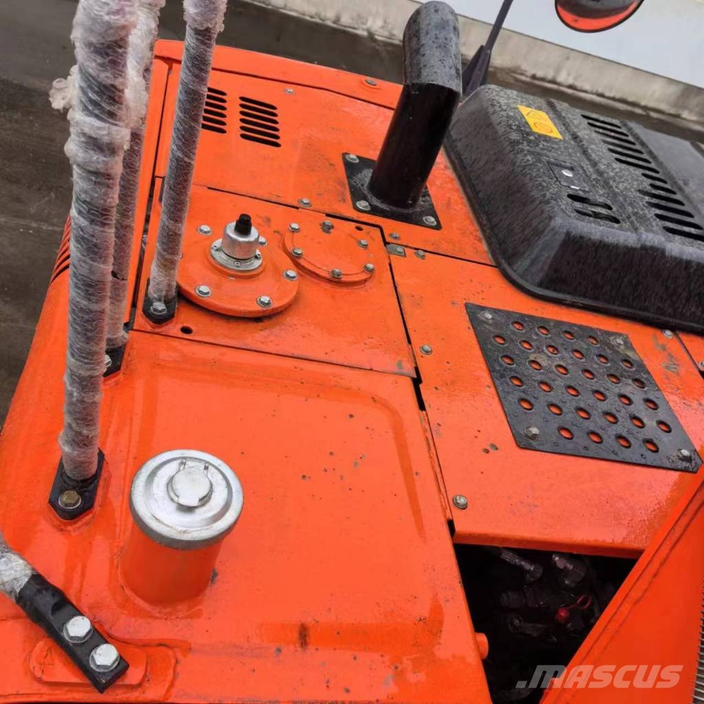 Hitachi ZX 120 Bageri guseničari