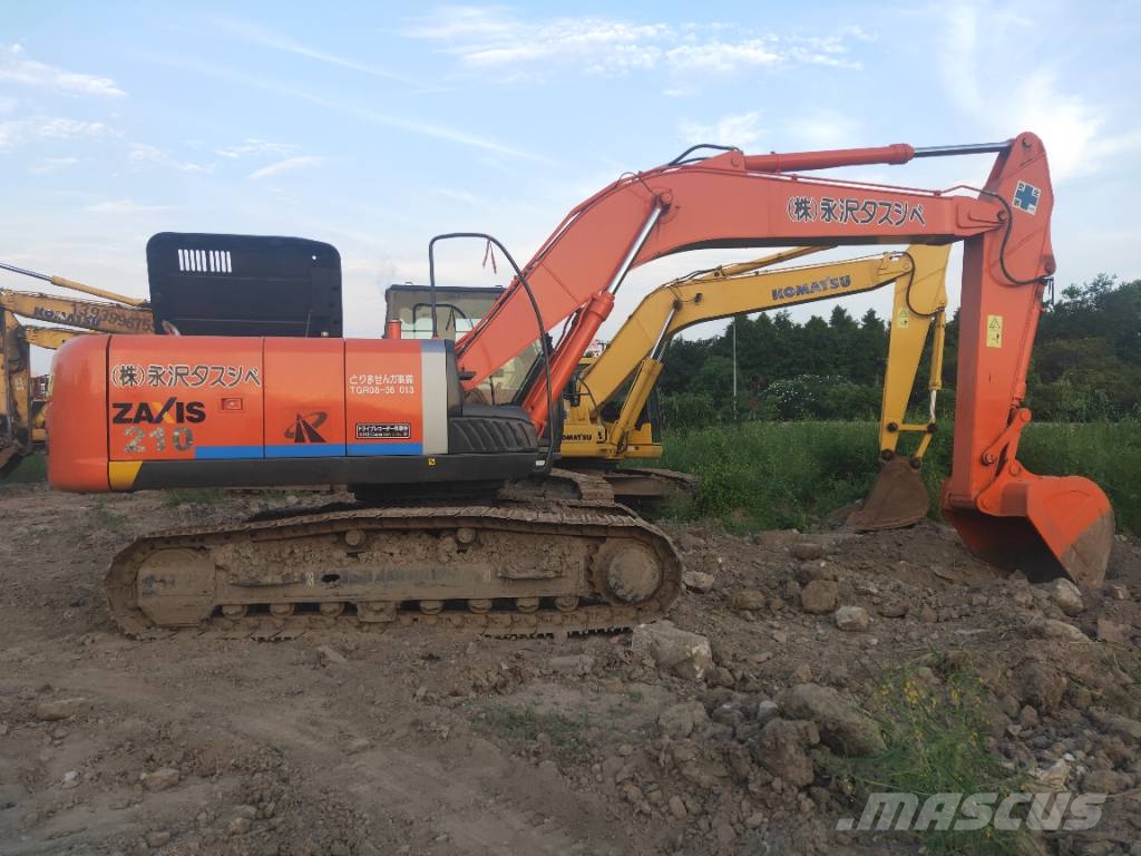 Hitachi ZX 210 حفارات زحافة