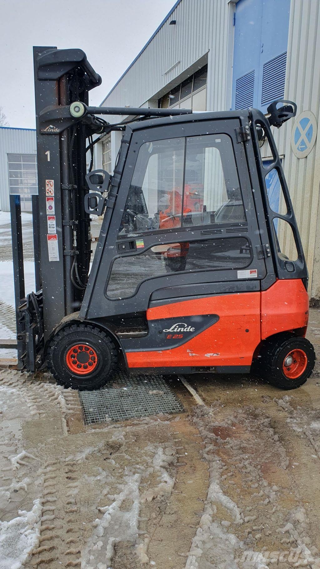 Linde E25 شاحنات ذات رافعات شوكية تعمل بالكهرباء